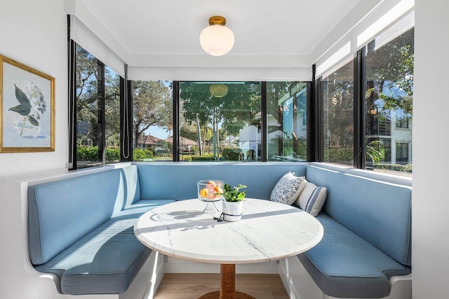 sunroom / solarium with breakfast area