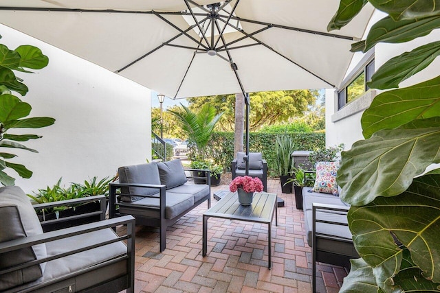 view of patio featuring outdoor lounge area