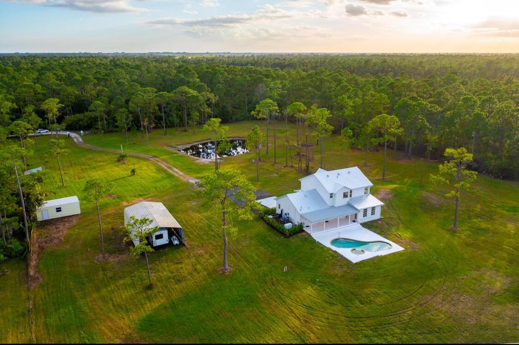 view of aerial view at dusk