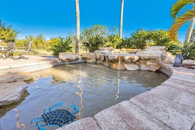 view of swimming pool