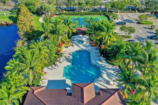 bird's eye view with a water view