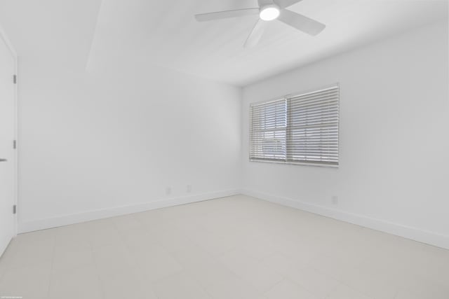 unfurnished room with ceiling fan