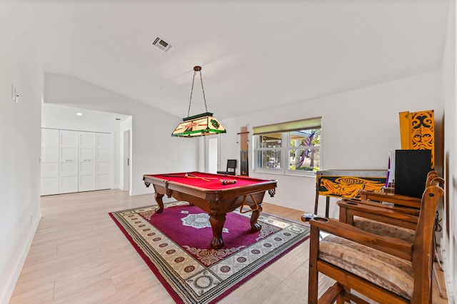 playroom featuring lofted ceiling, light wood-type flooring, and pool table