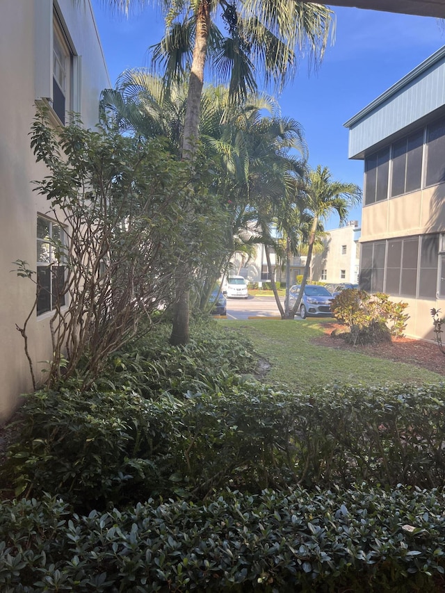 886 Flanders S, Delray Beach, FL 33484 - view of yard
