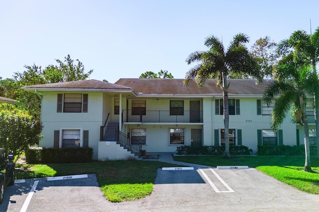 view of front of house with a front yard