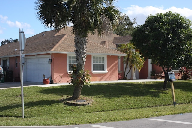 view of front of home with a front lawn