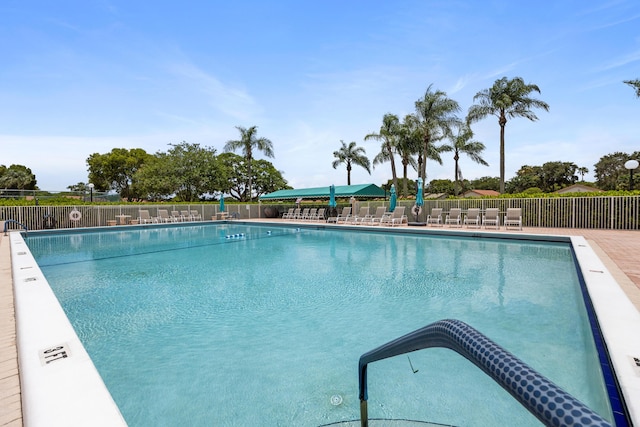 view of swimming pool