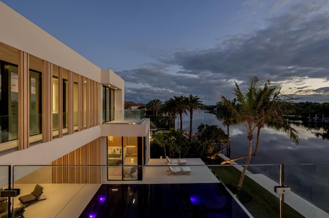 35 Spoonbill Rd, Manalapan, FL 33462 - balcony featuring a water view