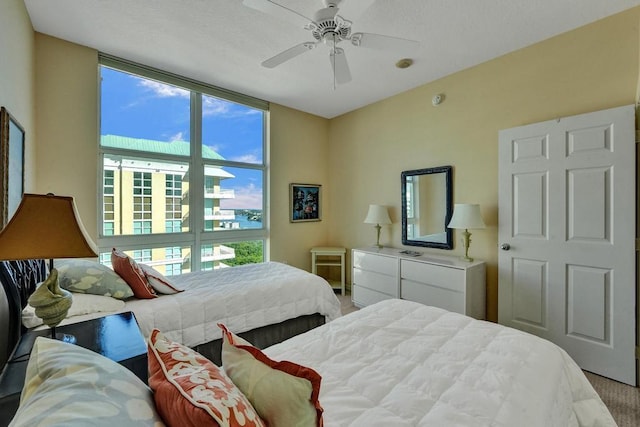 bedroom with ceiling fan