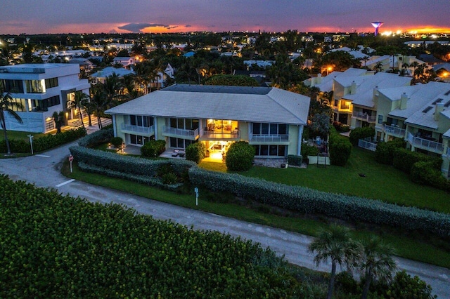 view of aerial view at dusk