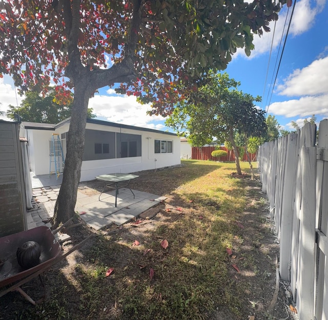 view of yard with a patio