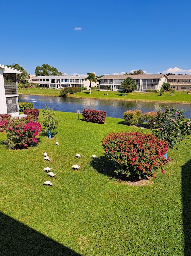 view of yard featuring a water view