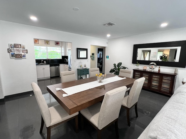 dining area with visible vents and recessed lighting