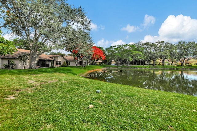 view of yard featuring a water view