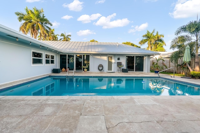 view of swimming pool