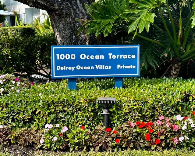 view of community / neighborhood sign