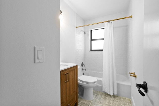 full bath featuring toilet, vanity, and shower / bathtub combination with curtain