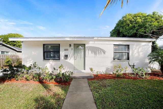 view of front of property with a front yard