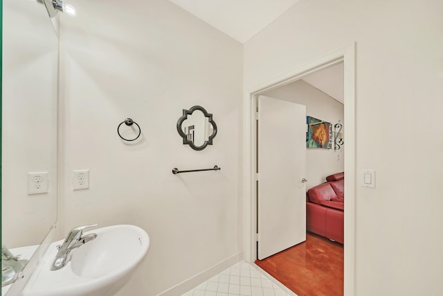 bathroom featuring sink