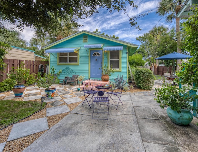 view of front of home featuring a patio area