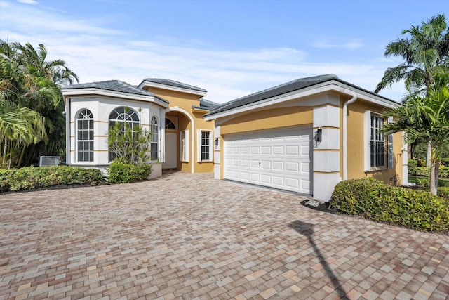 view of front facade featuring a garage