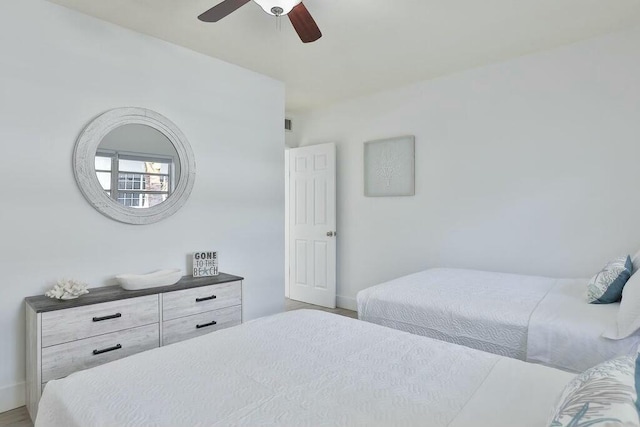 bedroom featuring ceiling fan