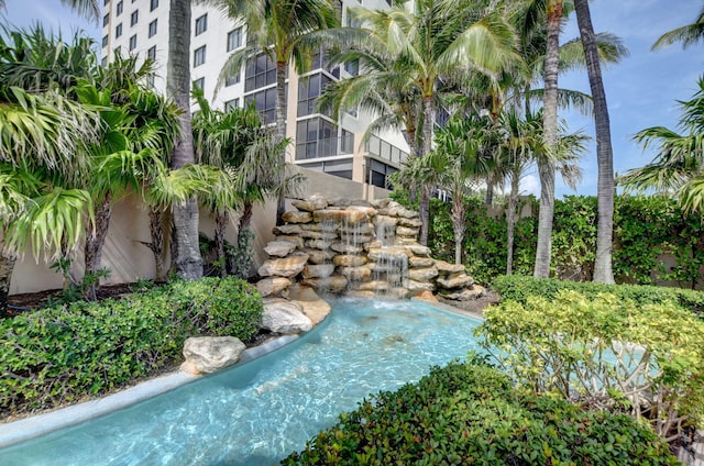 view of swimming pool