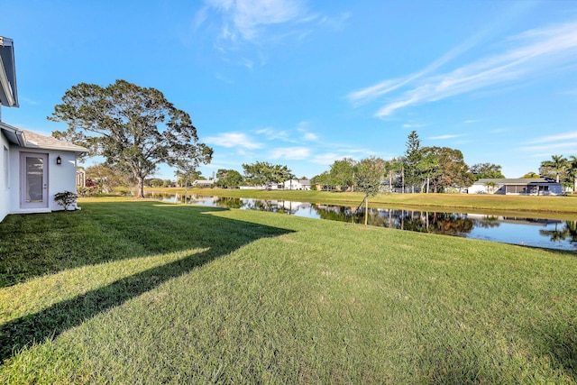 view of yard featuring a water view