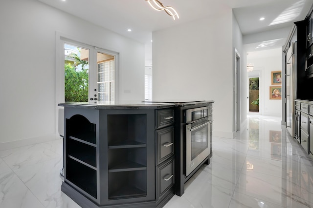 kitchen featuring a kitchen island