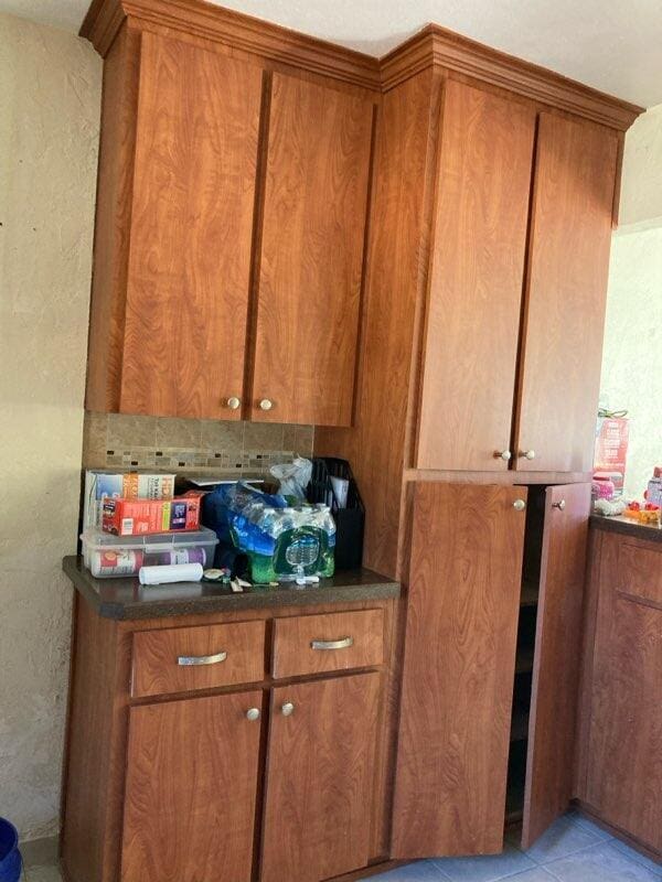 kitchen featuring light tile patterned floors