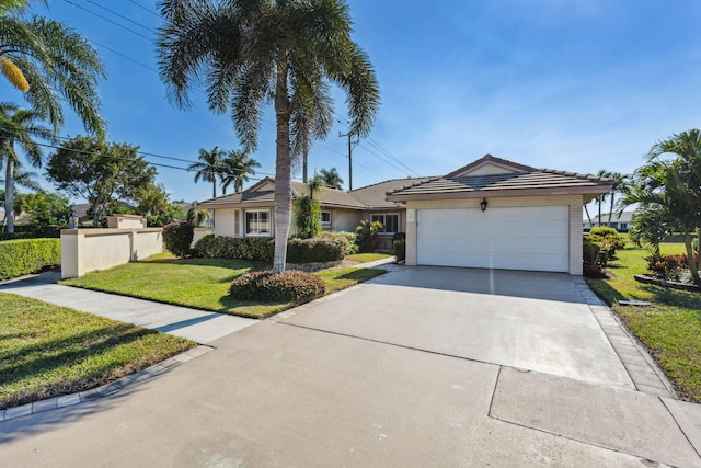 single story home with a front lawn