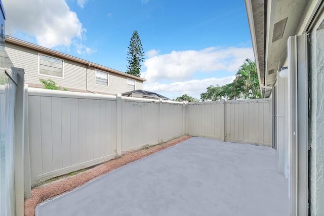 view of yard featuring a patio area