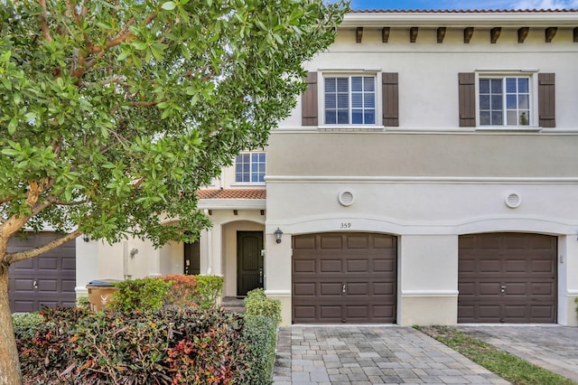 view of front of house featuring a garage