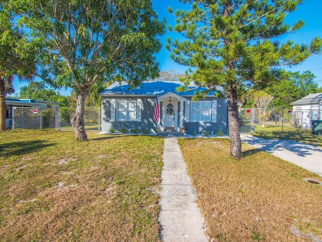 view of front of house featuring a front yard