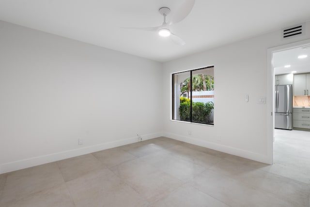 empty room featuring ceiling fan