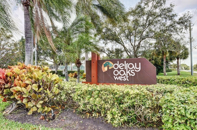 view of community / neighborhood sign