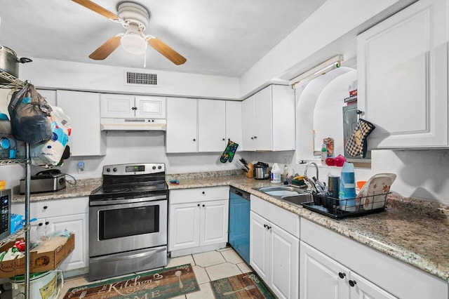 232 SW 6th Ave, Boynton Beach, FL 33435 - kitchen with stainless steel electric range, dishwasher, under cabinet range hood, a ceiling fan, and white cabinets