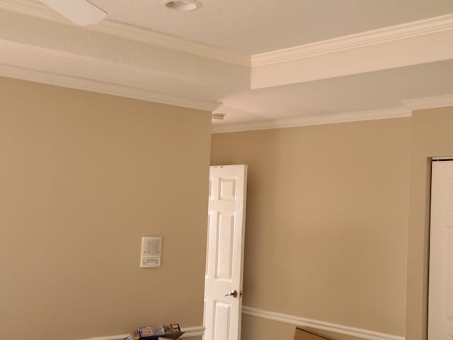 bathroom featuring ornamental molding