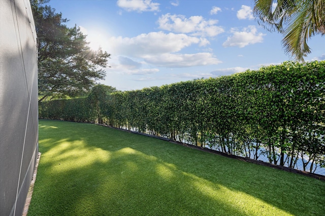 view of yard featuring a water view