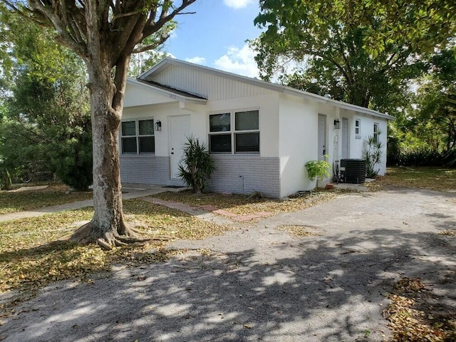 view of front of home featuring central AC unit