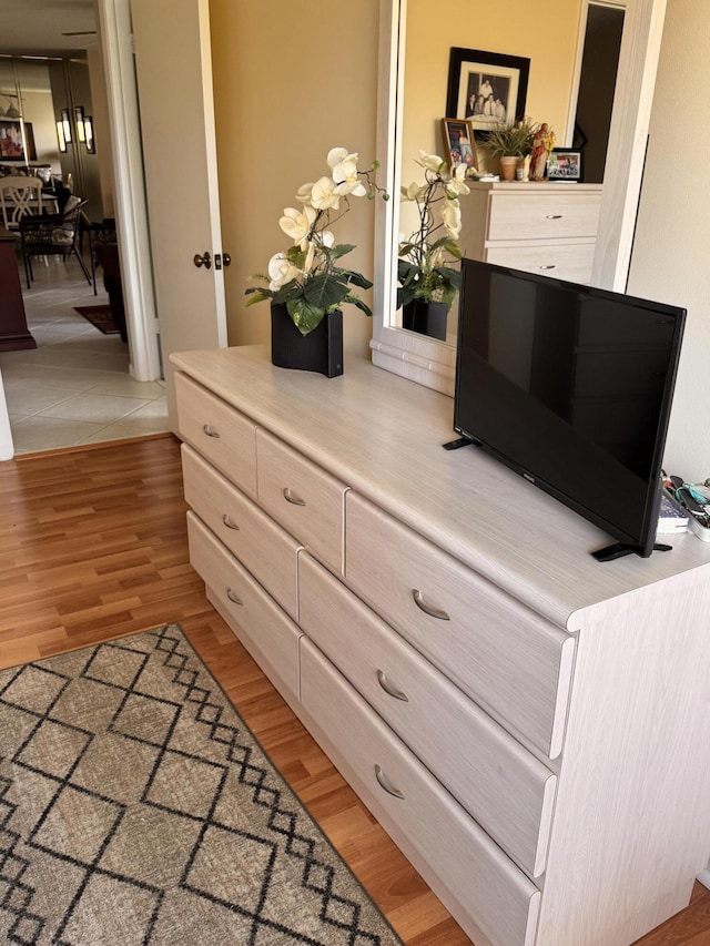 details featuring hardwood / wood-style flooring