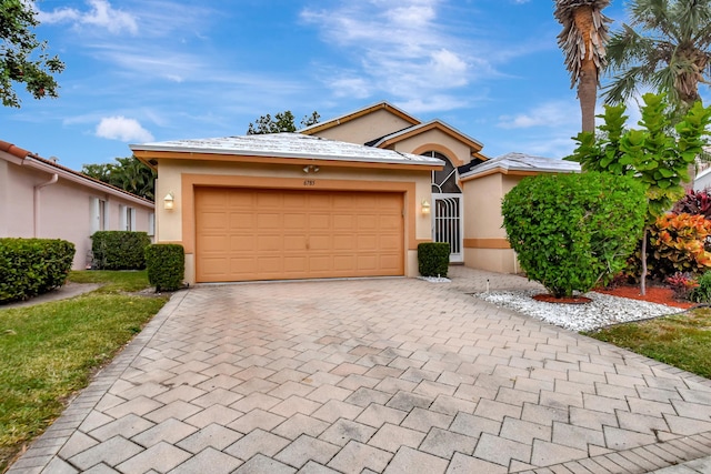 view of front facade with a garage