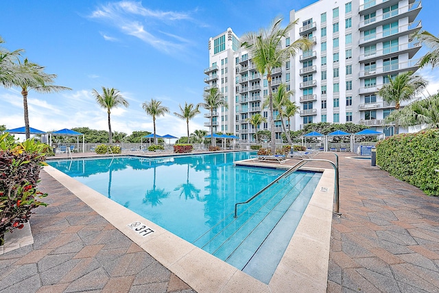 300 S Australian Ave Unit 520, West Palm Beach, FL 33401 - view of community pool