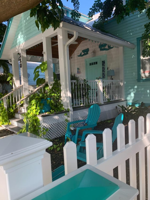 view of patio / terrace with covered porch