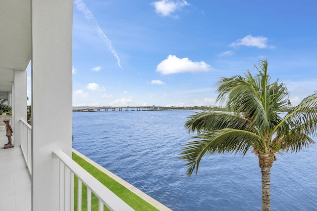 Listing photo 2 for 2784 S Ocean Blvd Unit 302, Palm Beach FL 33480