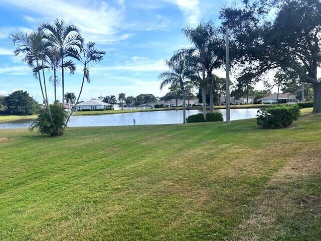 view of yard featuring a water view