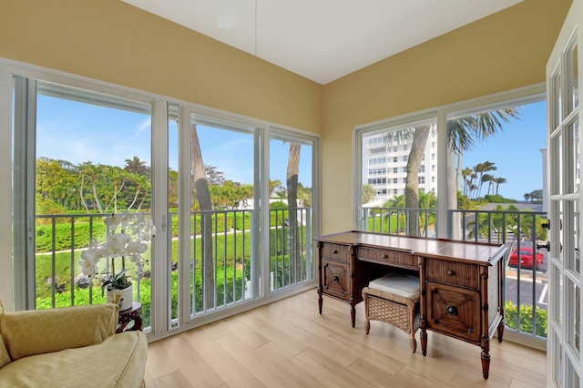 view of sunroom / solarium