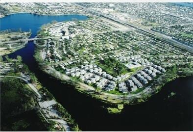 bird's eye view with a water view