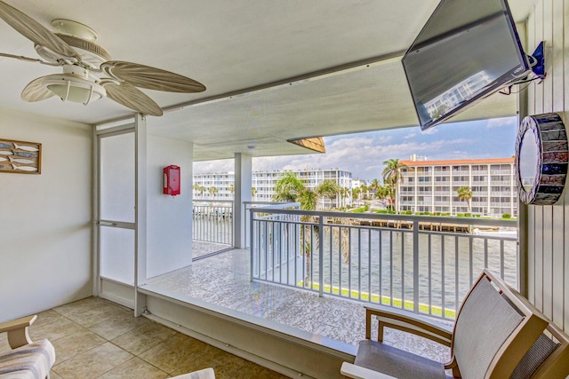 balcony with ceiling fan