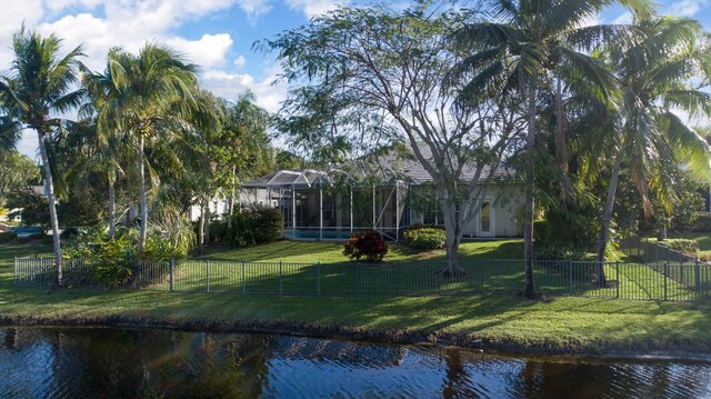 ranch-style home with a front yard